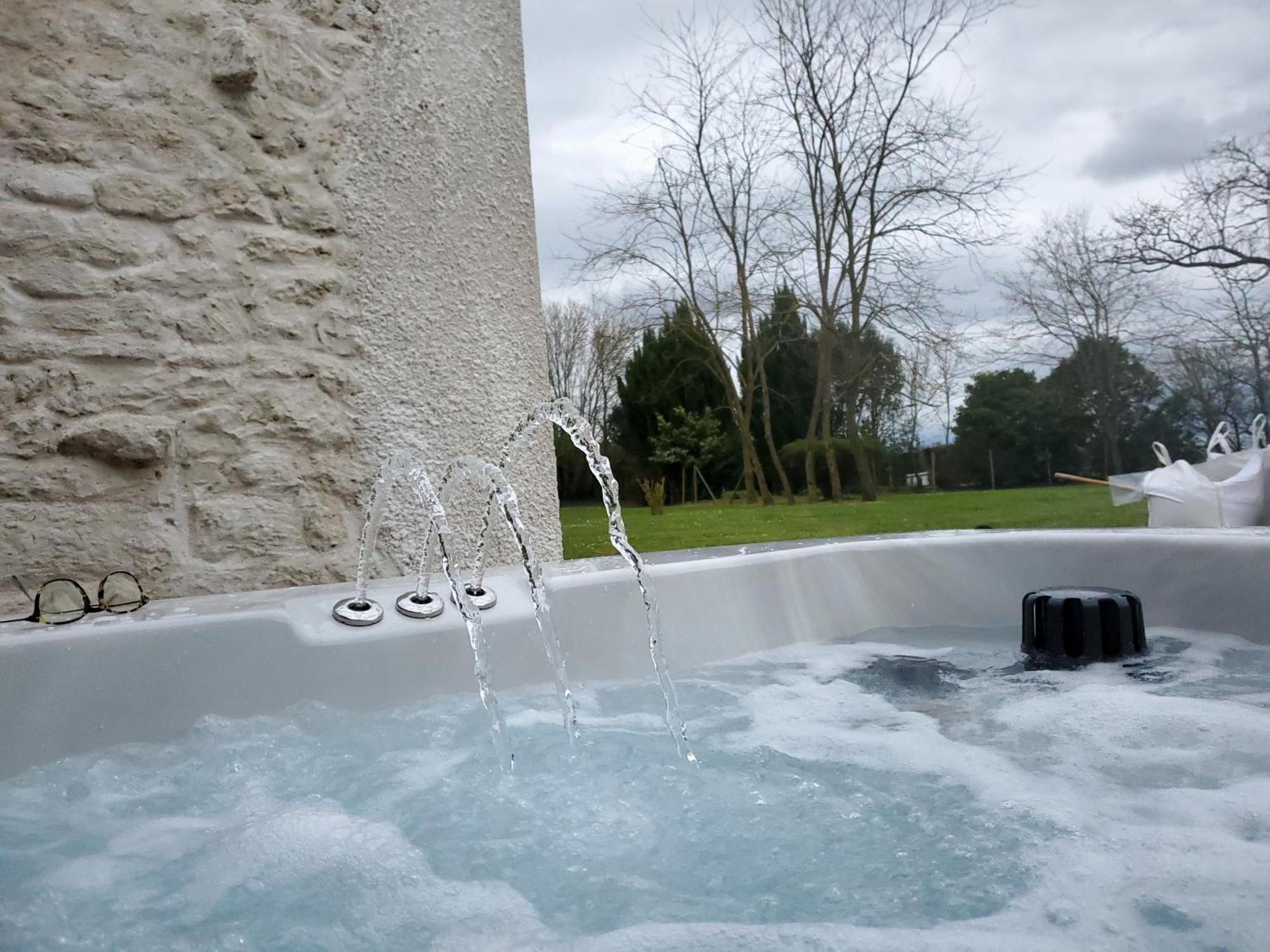 Bed and Breakfast Domaine De La Gemoliere Gemozac Экстерьер фото
