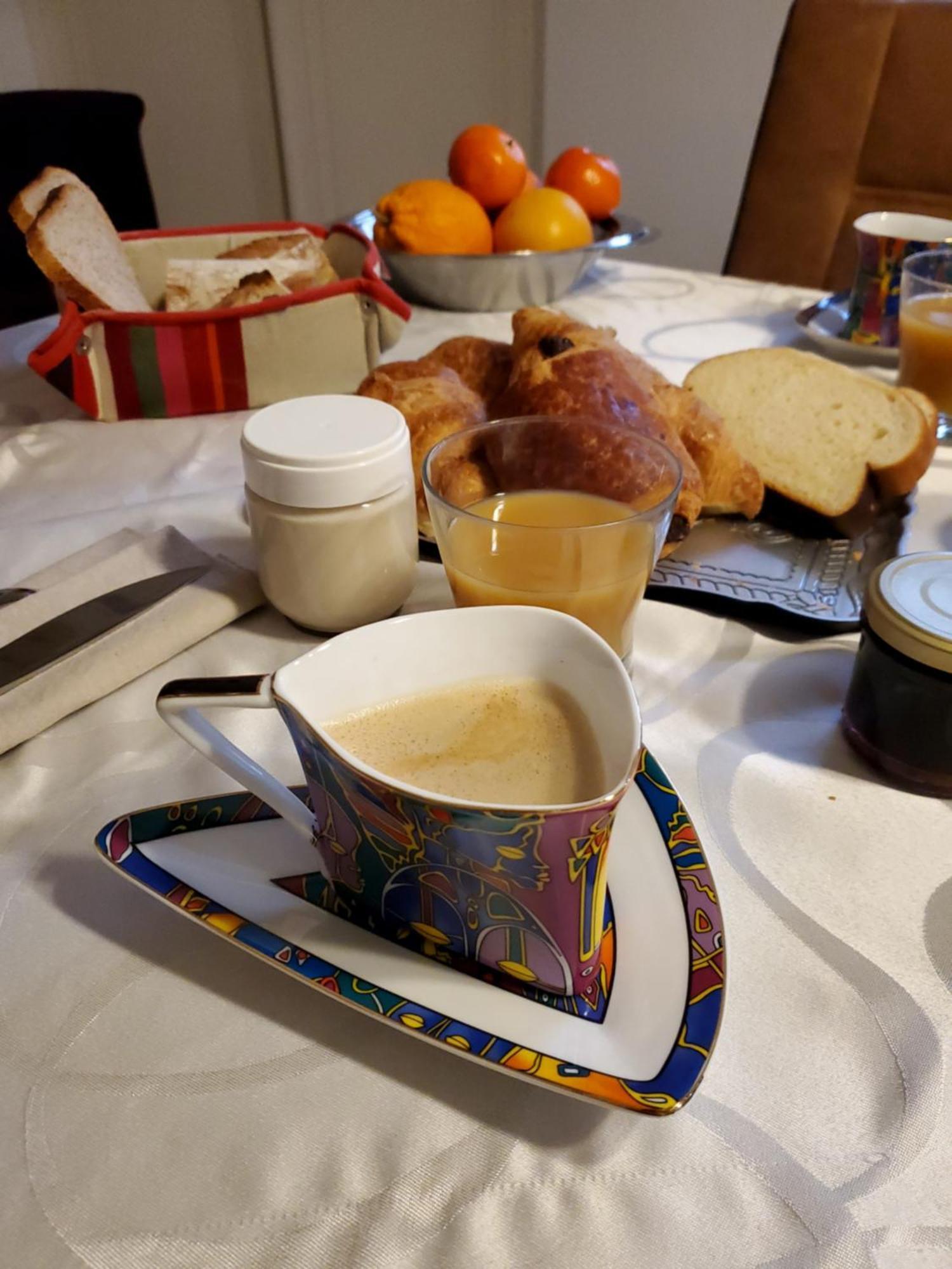 Bed and Breakfast Domaine De La Gemoliere Gemozac Экстерьер фото